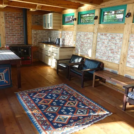 Baba Gaga - Caloroczny Dom Na Mazurach Nowy Zyzdroj